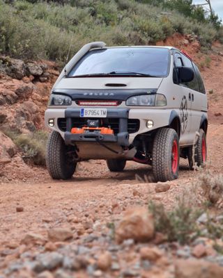 Mitsubishi Space Gear 1998