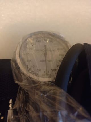 Misuratore di pressione manuale