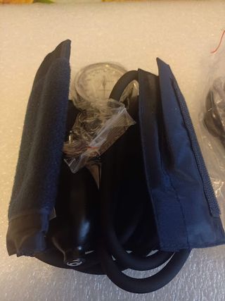 Misuratore di pressione manuale