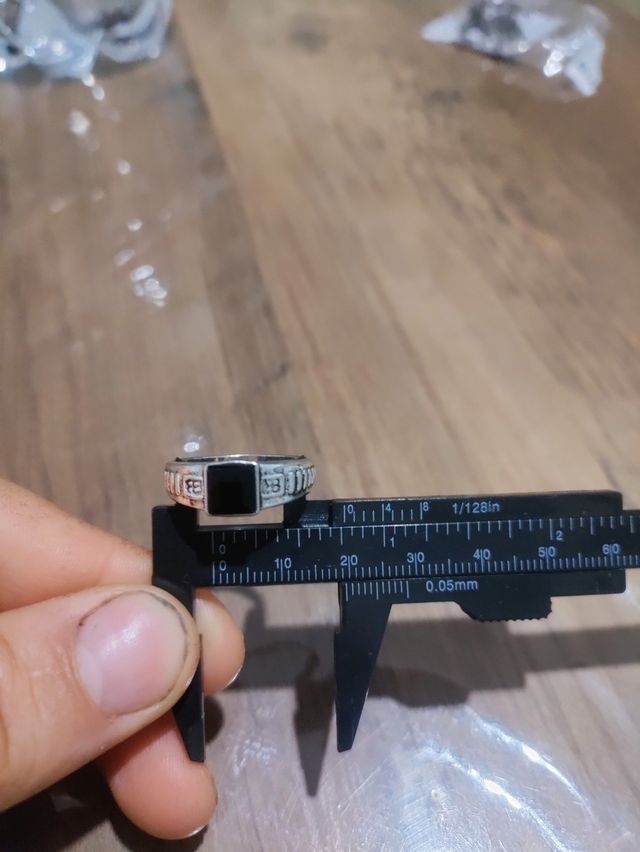 Set 3 anelli con taglie varie come in foto.. 