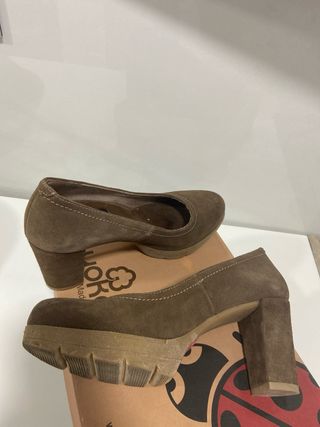 Zapatos tacon.  yokono