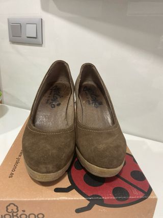 Zapatos tacon.  yokono