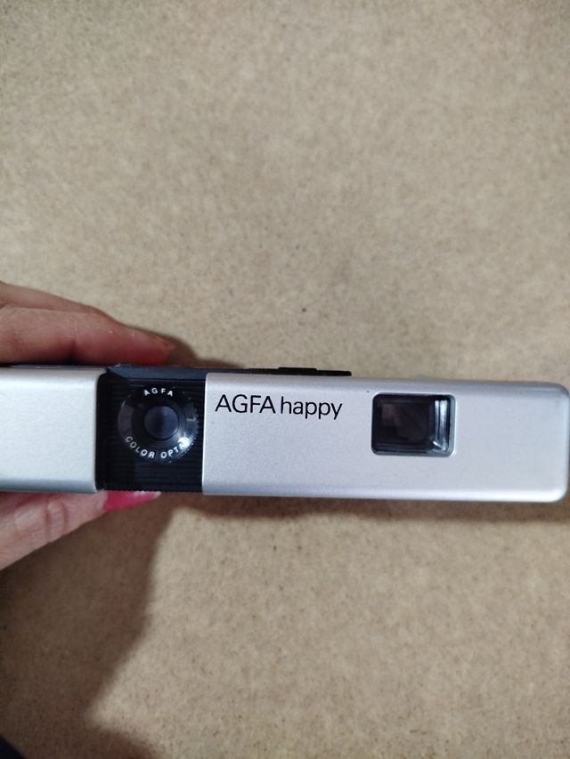 Vecchia macchina fotografica Agfa felice