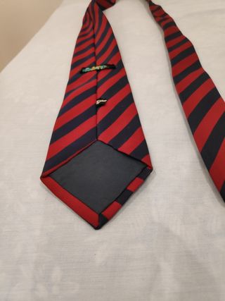 CORBATA A RAYAS PARA HOMBRE