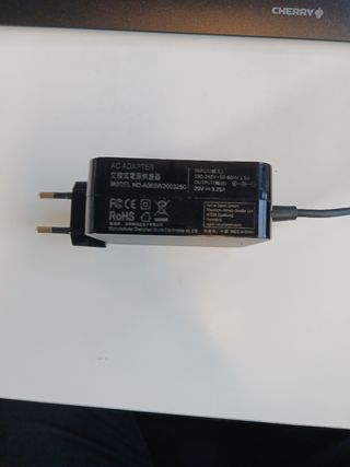 Cargador para portátil 65W