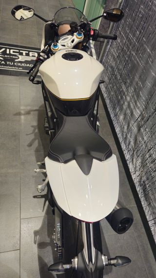 TRIUMPH SPEED TRIPLE 1200 RR