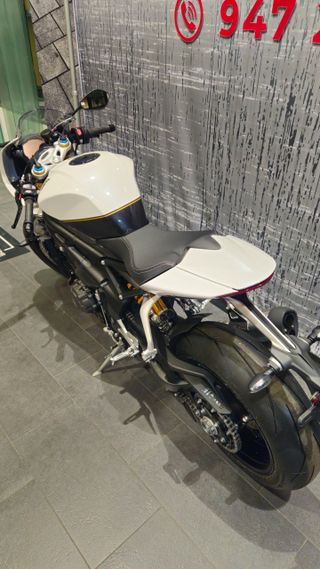 TRIUMPH SPEED TRIPLE 1200 RR