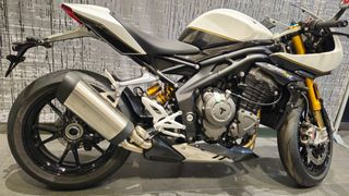 TRIUMPH SPEED TRIPLE 1200 RR