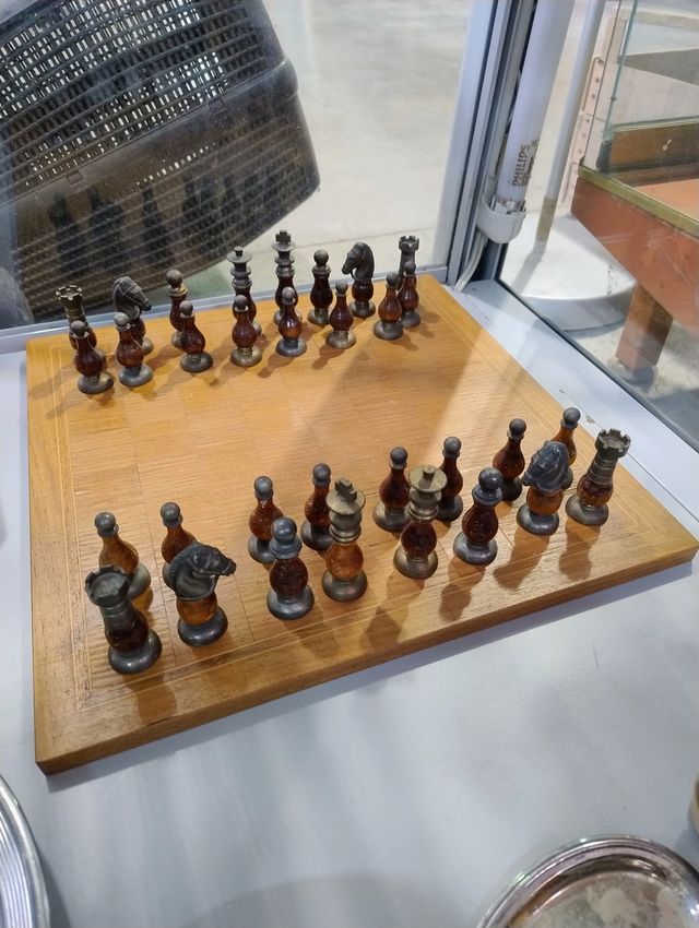 SCACCHIERA CON PEDINE COMPLETA