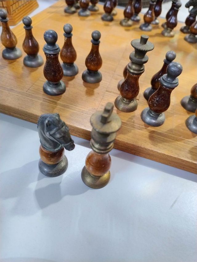 SCACCHIERA CON PEDINE COMPLETA