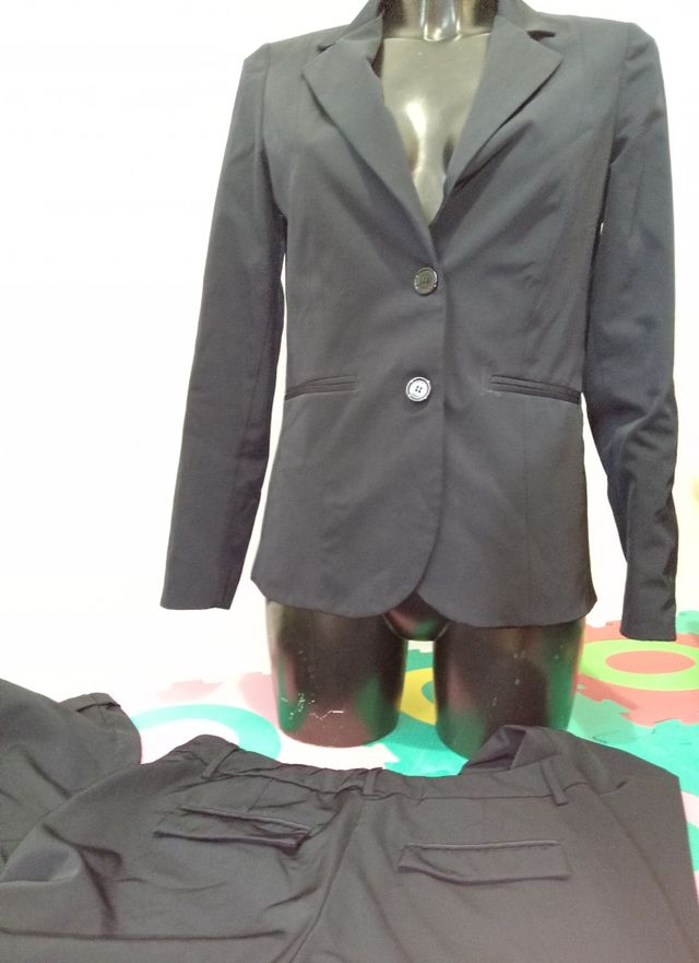 Completo Tailleur con pantalone, donna. Camomilla.