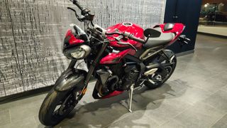 TRIUMPH STREET TRIPLE RS