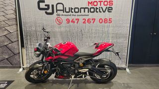 TRIUMPH STREET TRIPLE RS