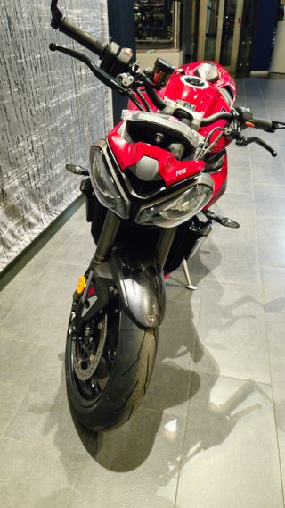 TRIUMPH STREET TRIPLE RS