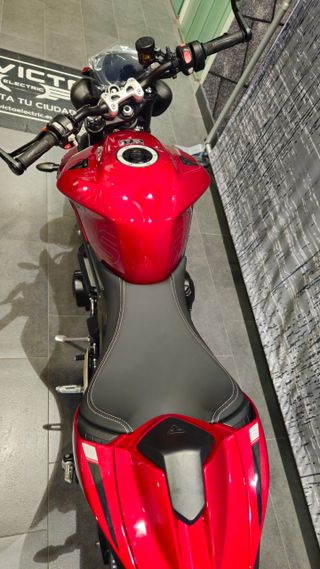 TRIUMPH STREET TRIPLE RS