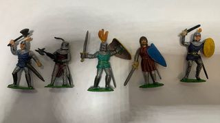 Soldatini medievali cavalieri 1:32