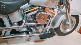 Maqueta Harley-Davidson Fat 1:4