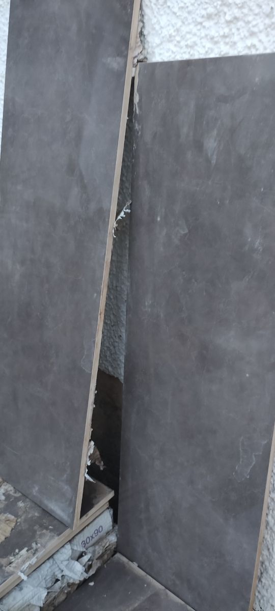 Azulejos de 90 X 35 aproximadamente 15  el metro