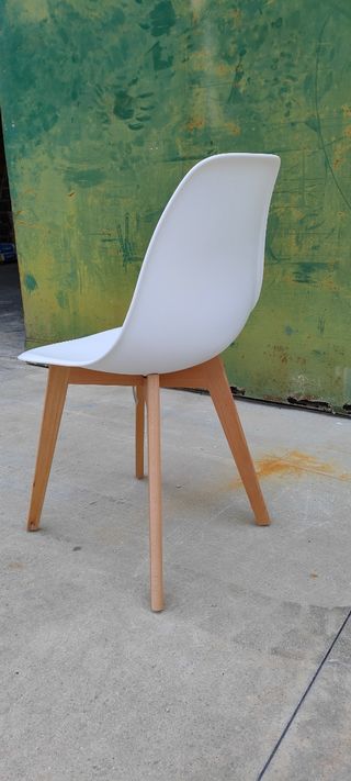 12 sedie bianche - gambe in faggio SKLUM