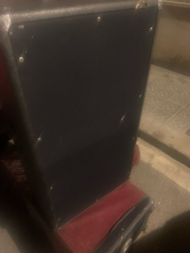 2 pantalla altavoz 300 wattios