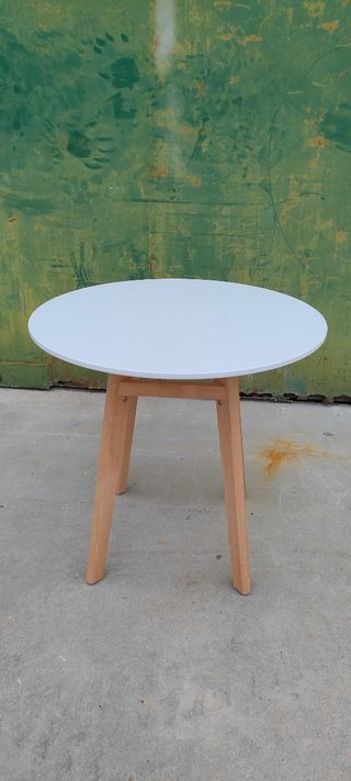 3 tavoli da pranzo rotondi SKLUM