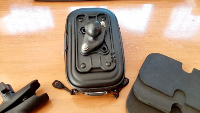 Estojo impermeável Sw-Motech para GPS e Smartphone