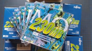 Caja de 5 discos MO Fujitsu 230MB precintados