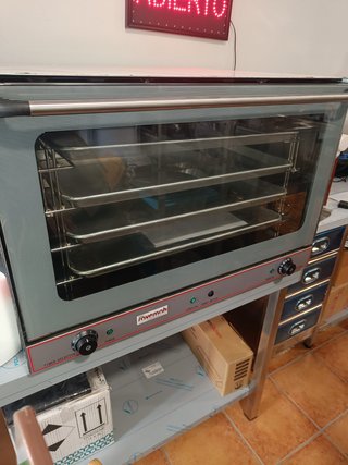 Horno convección de 4 bandejas con humidificador