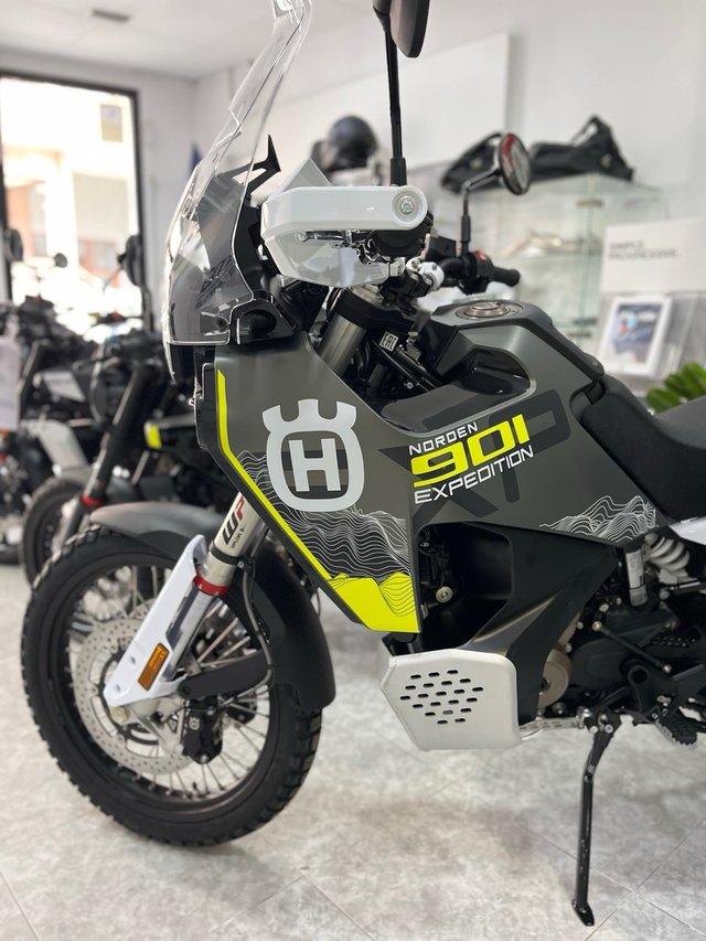 Husqvarna Norden 901 Expedition