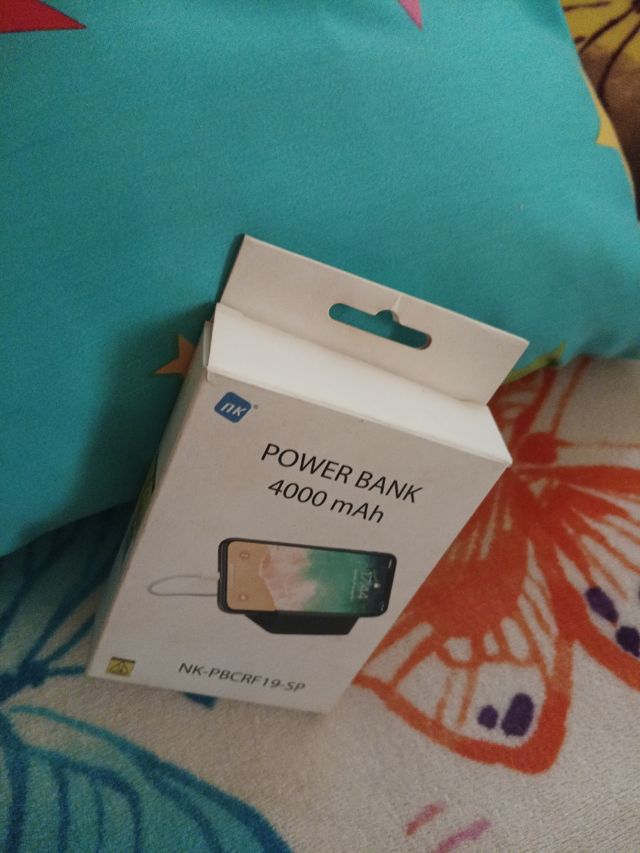 Cargador móvil con soporte Power Bank.