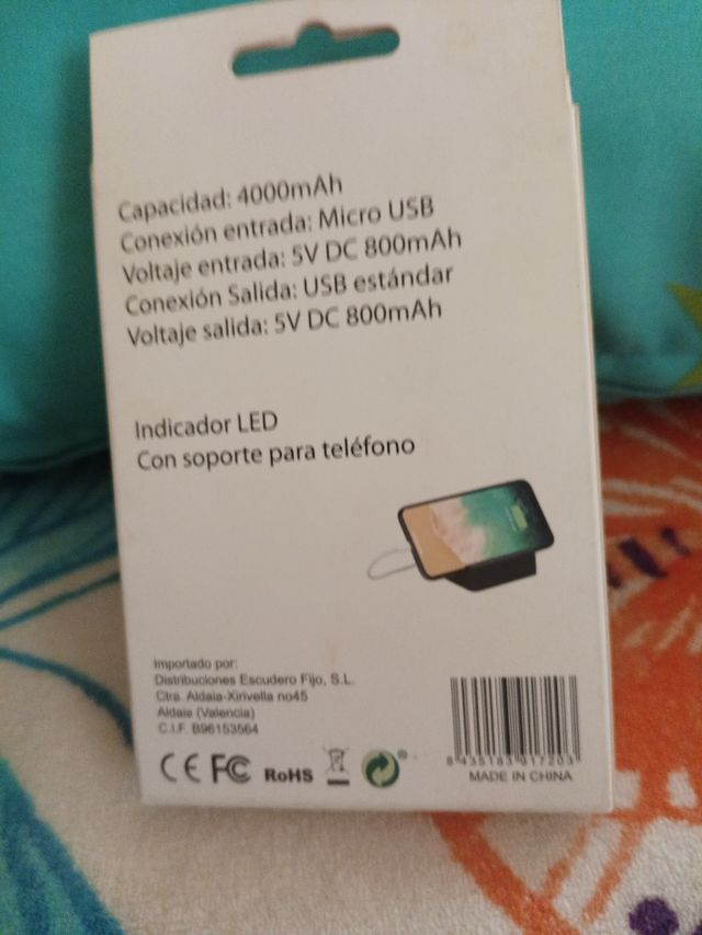 Cargador móvil con soporte Power Bank.