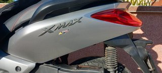 Vendo moto Yamaha Xmax 250cc del año 2011.