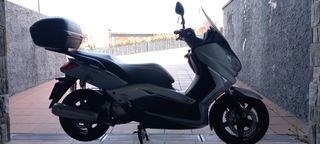 Vendo moto Yamaha Xmax 250cc del año 2011.