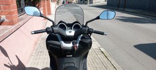 Vendo moto Yamaha Xmax 250cc del año 2011.
