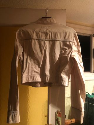 Chaqueta corta beige torera