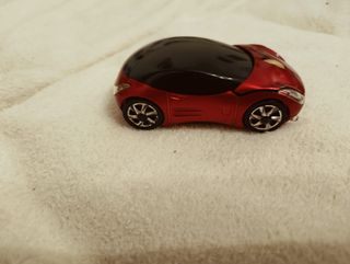 Ratón inalábrico con forma de coche