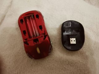 Ratón inalábrico con forma de coche