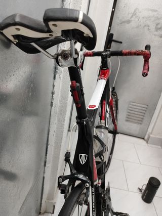 Bicicleta de carretera.  Trek Madone carbono.