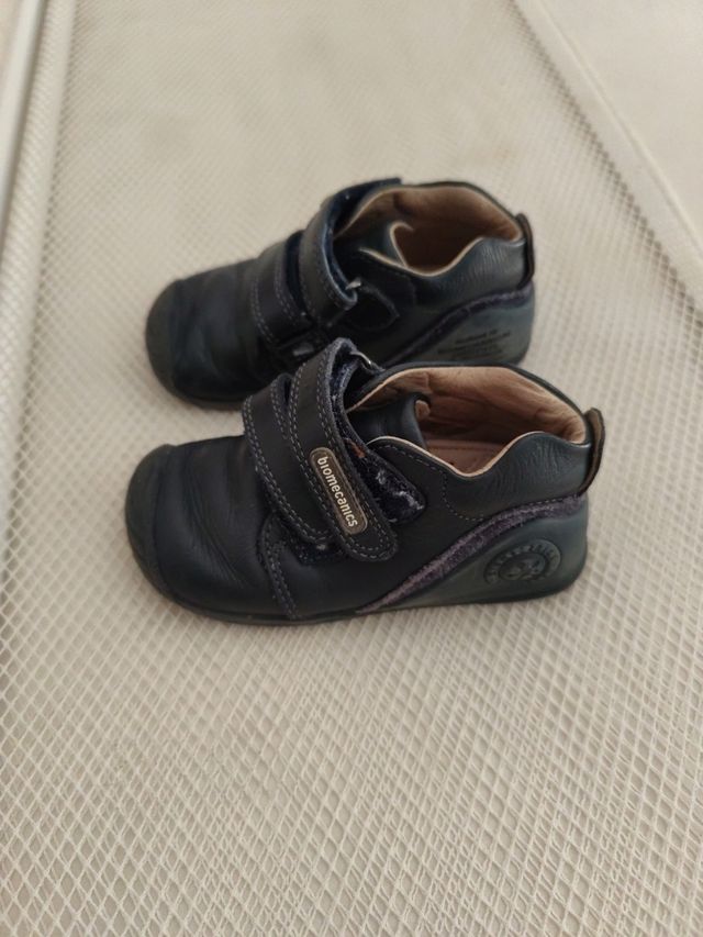 Zapatos unisex biomecánics 23