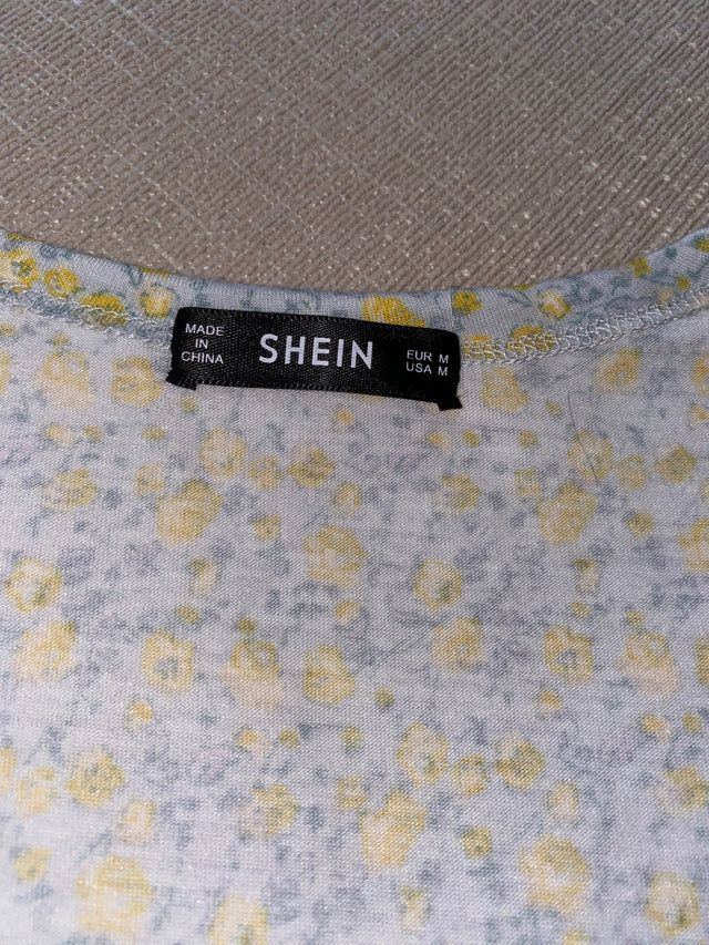 Camiseta crop de Shein ,coquette . Como nueva