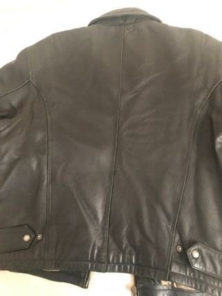 Chaqueton hombre .Cuero negro