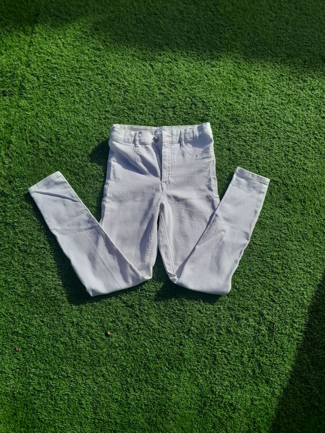 vaqueros blancos Zara 13-14