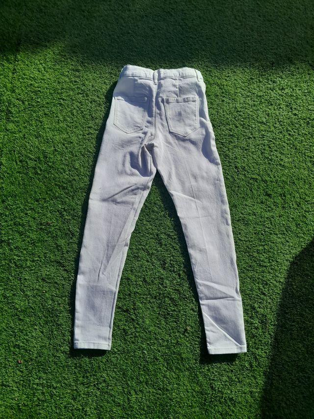 vaqueros blancos Zara 13-14