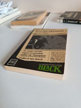 Noche Salvaje (Spanish Edition) (La genuina novela negra Black, 18)