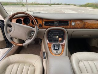 Jaguar XJ V8 - Año 1999 - Clásico