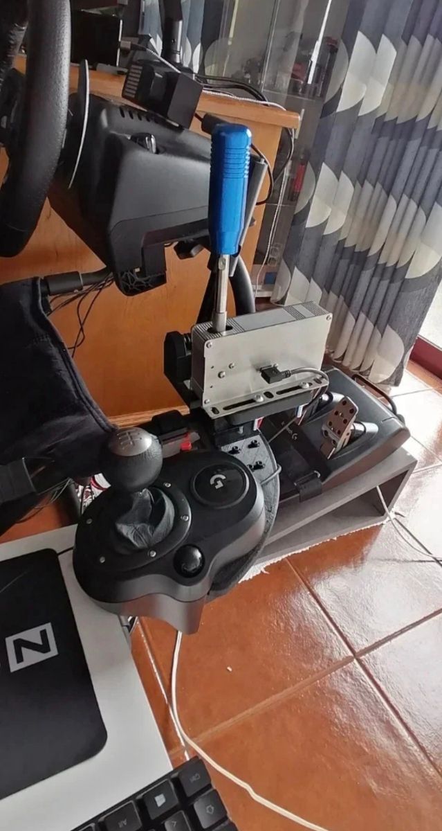 Soporte Playseat Challenge +Gear Display