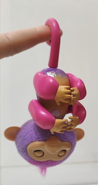 Fingerling monito bebé