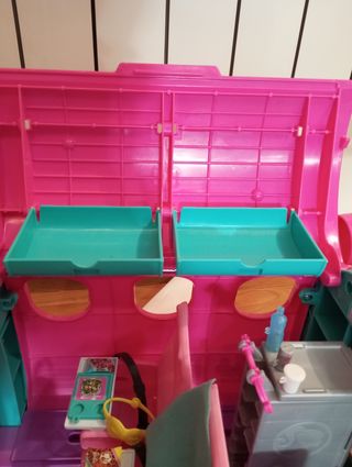 Avión Barbie y muñecas
