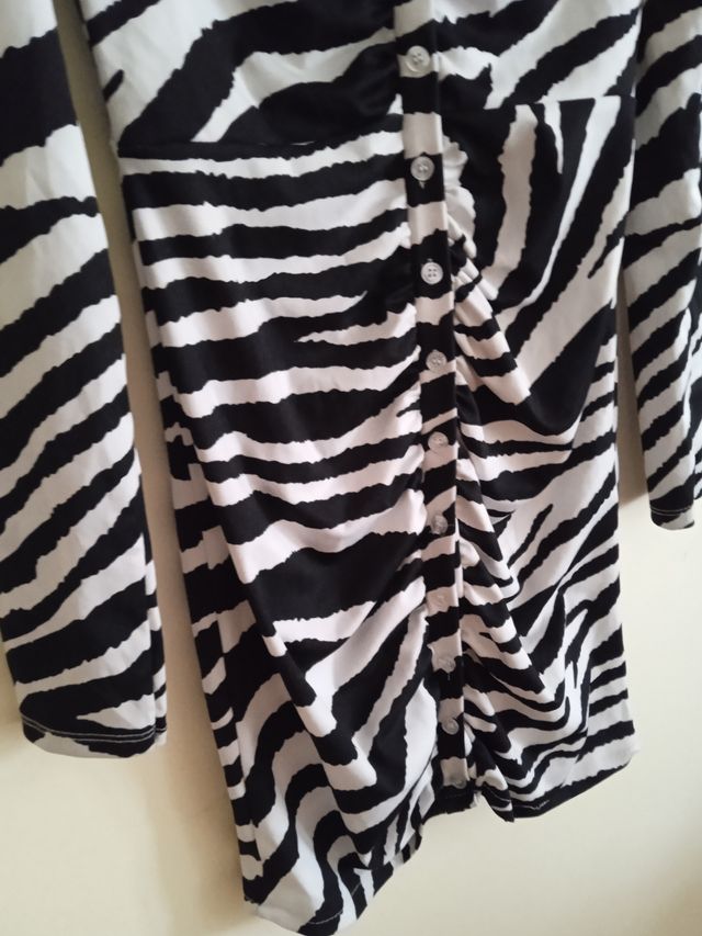 Vestido manga larga estampado de zebra