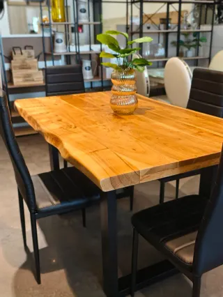 MESA DE MADERA MACIZA DE  ACACIA - ULTIMAS